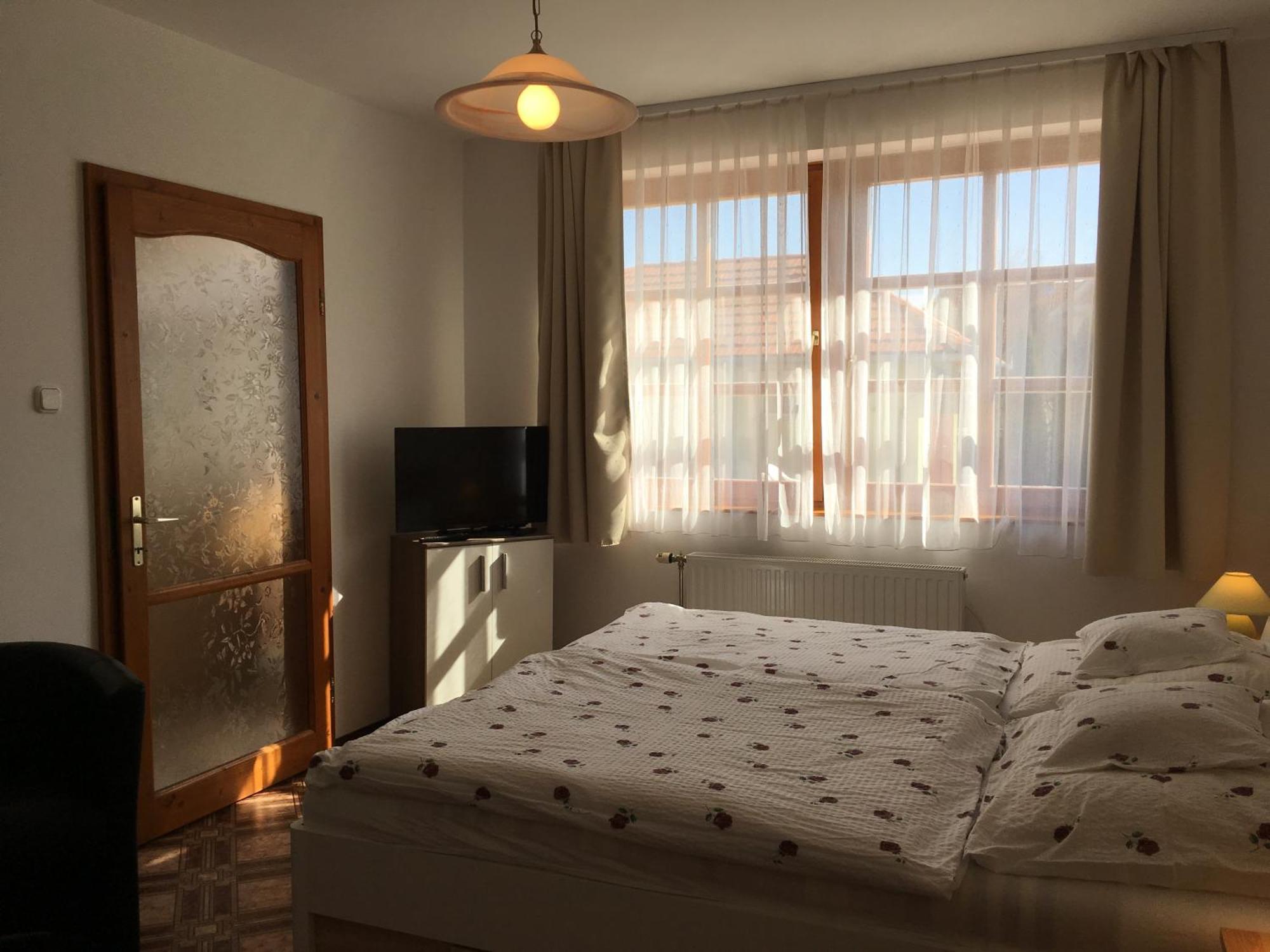 Gitta Apartman Buk Exterior photo